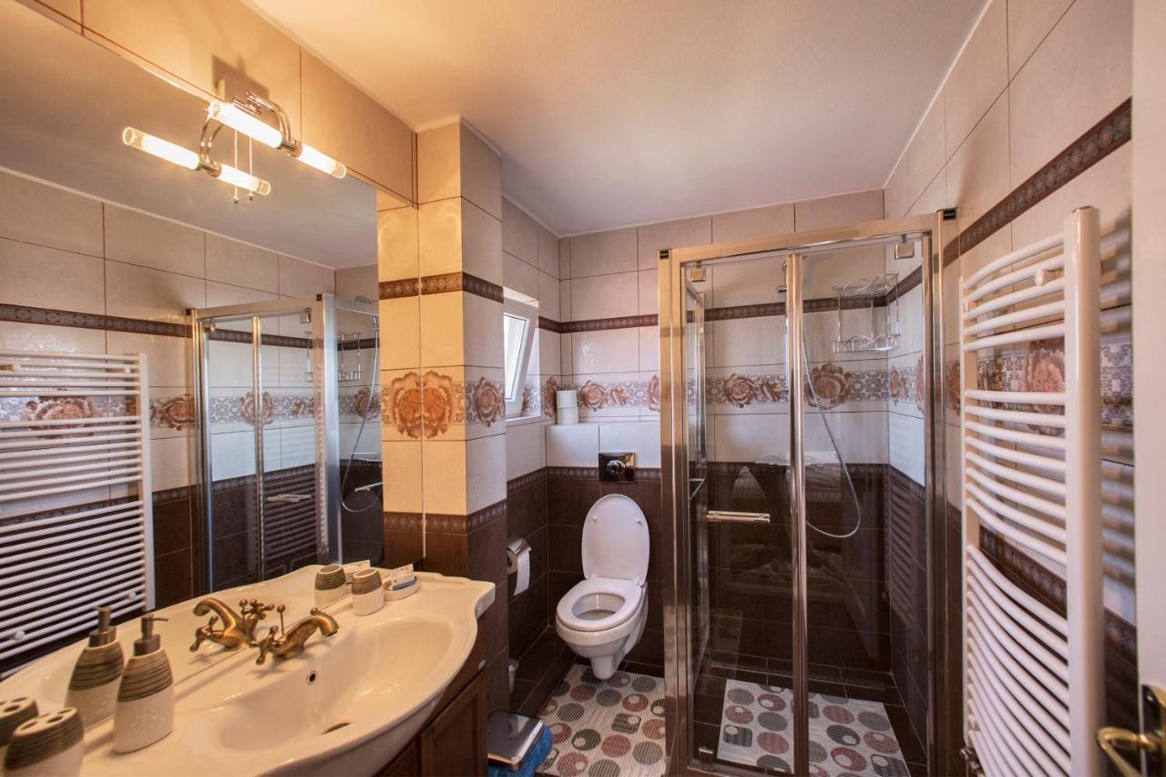 Pensiunea Cretuca Botiza Zimmer foto